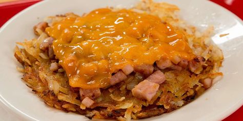 Smothered Hashbrowns, Waffle House Hashbrowns, Summer Recipe Ideas, Early Bird Gets The Worm, Berry Desserts, Ground Beef And Potatoes, Michael C Hall, Hashbrown Recipes, Quick Food