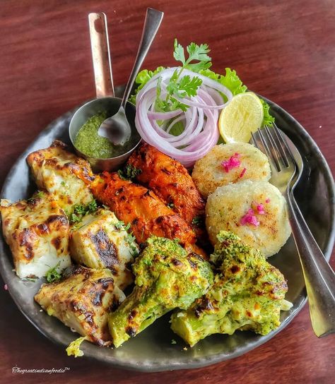 Thegreatindianfoodie on Instagram: “Veg platter is all I need right now. This ones from @tamabreweryandworldkitchen  and is absolutely amazing to have  #Thegreatindianfoodie” Tandoori Platter, Veg Platter, Indian Food Photography, Veg Restaurant, Pasta Types, Party Platters, Non Veg, Snap Food, Menu Restaurant