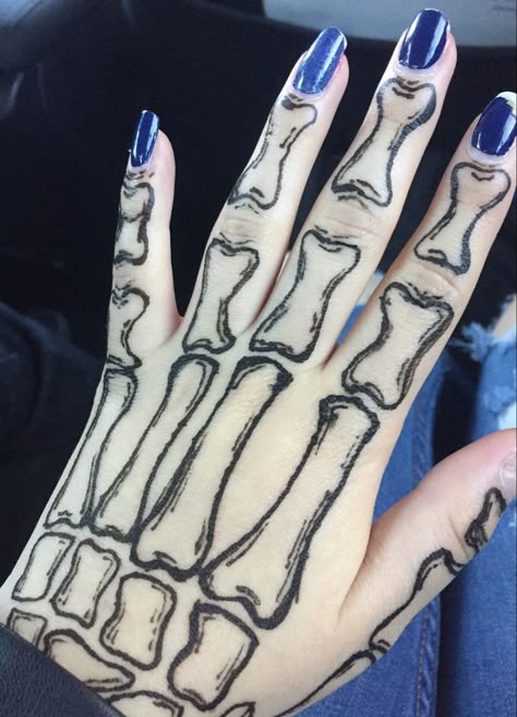 Hand Tattoos With Marker, Hand Art Drawing On Hand, Designs To Draw On Your Hand With Pen, Drawings On Legs Art With Pen, Things To Draw On Your Thigh, Drawing Ideas On Skin, Fun Things To Draw On Your Hand, Hand Drawing On Hand With Pen, Things To Draw On Arm