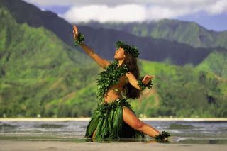 Hula Dancing, Tahitian Dance, Polynesian Dance, Hawaii Hula, Hawaiian Dancers, Aloha Friday, Hula Dance, Hawaiian Art, Hula Dancers