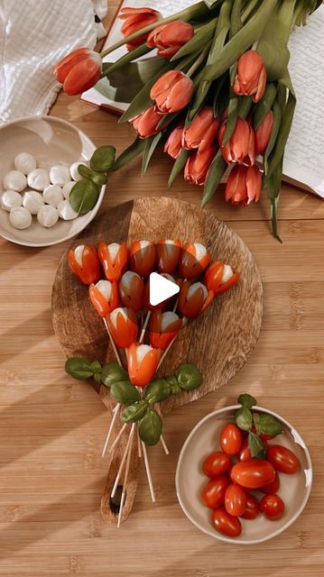 Michaela Haban | Bohème aesthetic | Fashion | Creativity on Instagram: "Tomatoes Mozzarella Tulips 🌷  A perfect snack idea for V-day ❤️  #caprese #foodinspiration #fooddesign #foodart #aestheticfood #eatpretty  #storyofmytable #foodforthesoul #makeitdelicious" Celery Ideas, Tea Party Snacks, Chacuterie Board, Bridgerton Party, Tomatoes Mozzarella, Eat Pretty, Tomato Mozzarella, Tea Party Food, 30th Bday