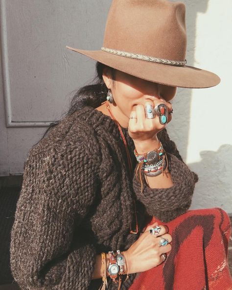 Chunky Jewelry Outfit, 2025 Outfits, Turquoise Jewelry Outfit, Sun Spot, Ciaran Hinds, Retreat Ideas, Earthy Outfits, Handmade Sweater, Fall 24