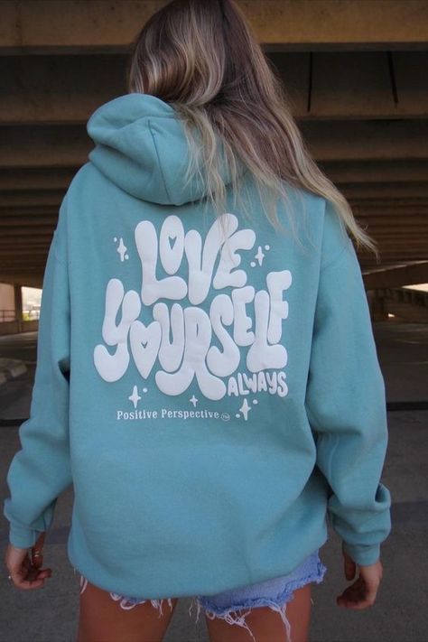 Projets Cricut, Trendy Shirt Designs, Stylish Hoodies, Shirt Design Inspiration, Selling Clothes, Trendy Shirts, Love Yourself, Hoodie Design, Mode Outfits