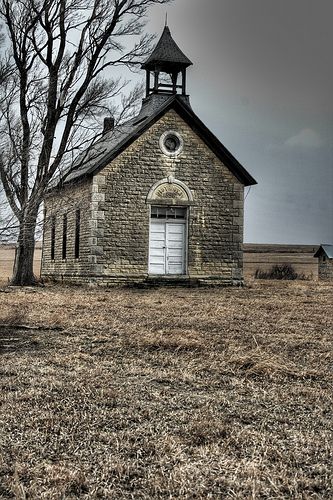 Old School House | Flickr - Photo Sharing! Ceader Point, Abandoned Schools, House Abandoned, Abandoned School, Old Schoolhouse, Abandoned Churches, Kansas Usa, Abandoned Homes, Old Country Churches