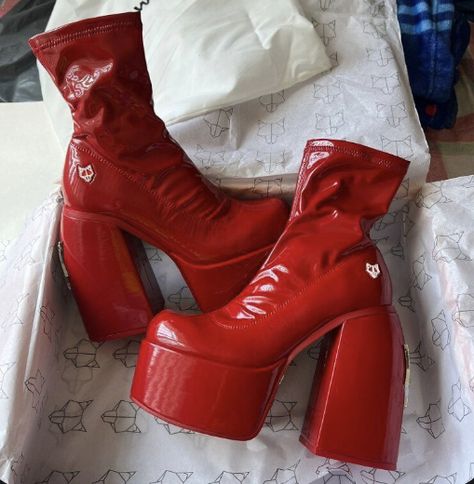 Red wings boots