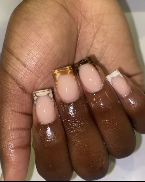 Fall Short Square Nails Ideas Autumn, Short Earthy Nails, Fall Holiday Nails, Earth Tone Nails Designs, Classy Fall Nails Short, Earthy Nails Designs, Fall Square Nails, Earth Tone Nails, Short Square Nails