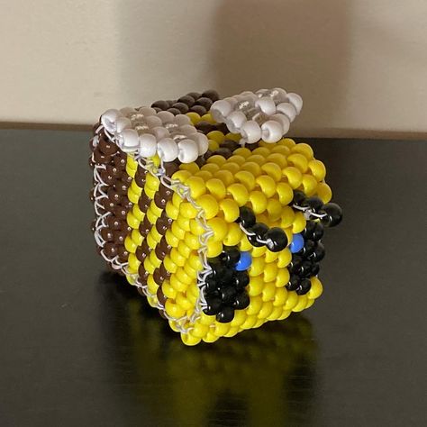 3d Kandi Animals, Kandi Worm Tutorial, Kandi Inspiration Pony Beads, Kandi Pumpkin, Bee Kandi, Diy Scene Accessories, Halloween Kandi Ideas, Deadpool Kandi, Kandi Bead Patterns