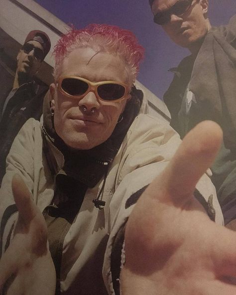 90s Punk Aesthetic, 90s Rave Fashion, Keith Flint, Detroit Rock City, Band Photoshoot, 90s Punk, Punk Aesthetic, Trip Hop, Dyed Hair Inspiration