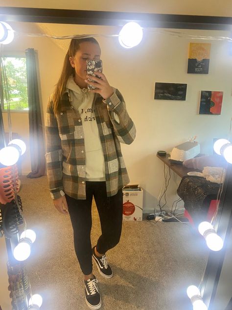 Sweatshirt And Shacket Outfit, Vans And Leggings Outfits, Shacket Outfits, Shacket Outfit, Vans Outfit, Leggings Outfits, Cozy Fall Outfits, Shoes Vans, Fall Fits