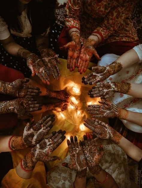 Desi aesthetic mehendi henna photo ideas indian wedding ideas inspo bride and bridesmaids group Indian Bridesmaid Aesthetic, Desi Bridesmaids Aesthetic, Mehndi Function Pics, Mehndi Night Aesthetic, Mehendi Group Photos, Wedding Group Photos Indian, Mendhi Function Ideas, Desi Wedding Bridesmaids, Mehendi Ceremony Aesthetic