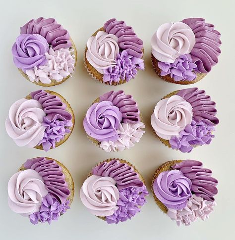 Cupcake Designs Purple, Beautiful Cupcakes Birthday, Cupcake Inspiration, Cupcakes Birthday, Baby Shower Yellow, Cupcake Cake Designs, Buttercream Cupcakes, Beautiful Cupcakes, Cupcake Designs