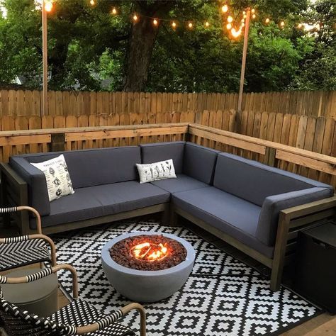 Top 50 Best Deck Fire Pit Ideas - Wood Safe Designs Fire Pit On Wood Deck, Deck Fire Pit Ideas, Deck Fire Pit, Fire Pit Ideas, Modern Fire Pit, Cool Fire Pits, Backyard Seating, Fire Pit Seating, Garden Fire Pit