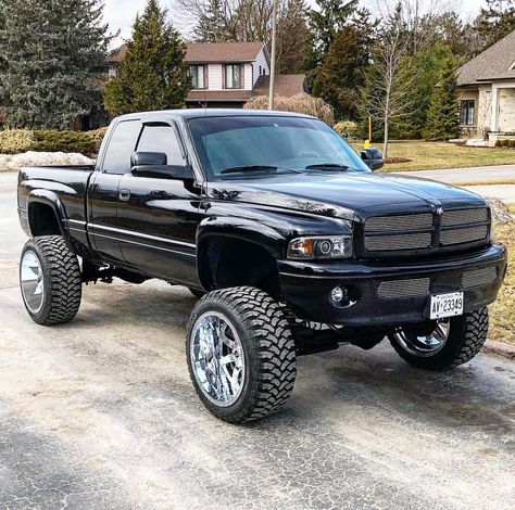 🌎Worlds Largest Cummins Page!🌎 on Instagram: “How much would you pay for a second gen this clean? 🤔 ➖➖➖➖➖➖➖ Truck: @evprozz  #instacummins  #cummins” Second Gen Cummins, Dodge Diesel, Trucks Lifted Diesel, Arcade Video Games, Dodge Power Wagon, Big Boy Toys, Power Wagon, Dodge Trucks, Ram Trucks