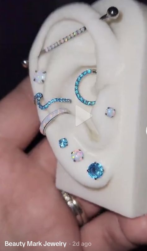 Blue Piercings Ear, Pearcing Ideas, Ear Peircings, Healing Inspiration, Cool Ear Piercings, Pretty Ear Piercings, Piercing Jewellery, Nail Jewels, Cute Piercings