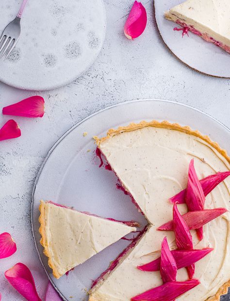 Sharp roasted rhubarb balances beautifully with the sweetness of a white chocolate mousse filling in this beautiful tart Dessert Tarts, Chocolate Mousse Filling, Mousse Filling, Rhubarb Tart, Roasted Rhubarb, White Chocolate Mousse, Cooking Advice, Chocolate Cream Cheese, Rhubarb Recipes