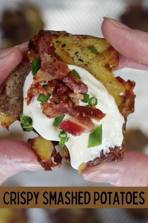 Crispy smashed potatoes with sour cream, chives, scallions and chopped bacon. Mini Potato Skins, Potato Skins Recipe, Potatoe Skins Recipe, Smashed Potatoes Recipe, Crispy Smashed Potatoes, Potato Sticks, Mini Potatoes, Olive Oil Butter, Smashed Potatoes