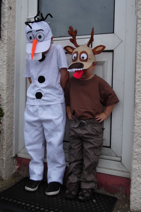 Olaf and Sven Olaf And Sven Costume, Sven Costume Diy, Sven Diy Costume, Sven Frozen Costume, Olaf And Sven, Olaf Frozen Costume, Frozen Costume Diy, Sven Costume, Frozen Halloween Costumes