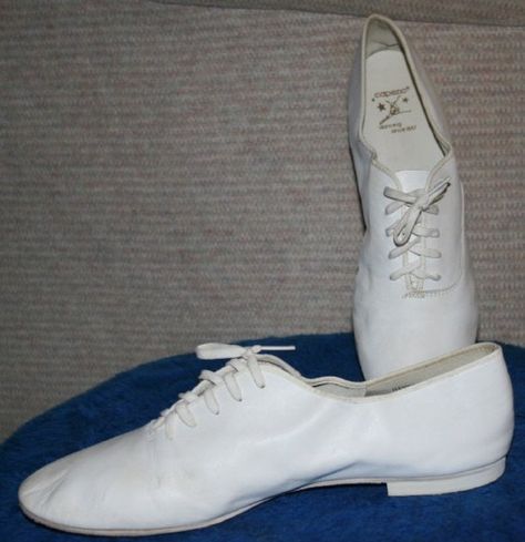 Capezio's! High school Jazz Shoes, Black And White Fashion, Duran Duran, White Fashion, Shoe Style, Keds, White Sneaker, White Leather, Beautiful Things