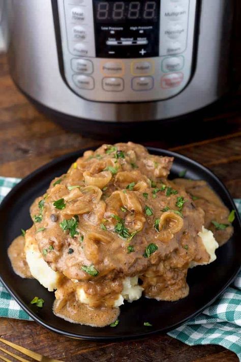 Instant Pot Cube Steak Cream Of Mushroom, Instant Pot Beef Cubed Steak Recipes, Ninja Foodi Cubed Steak And Gravy, Instant Pot Cube Steak And Gravy, Instant Pot Cubed Steak And Gravy Easy, Cubed Steak With Onion Gravy, Ninja Foodi Cube Steak Recipes, Instapot Cube Steak And Brown Gravy, Pressure Cooker Cube Steak