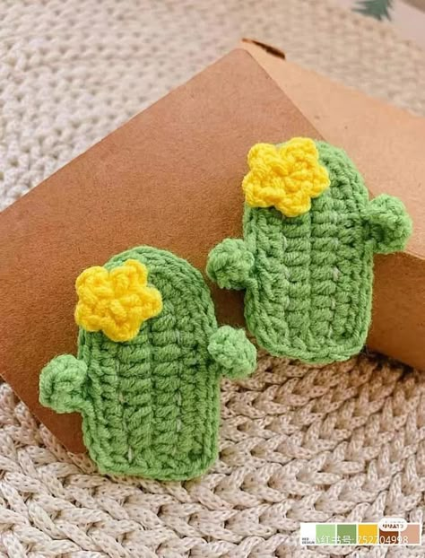 crochet pattern cactus hairpin.. crochet pattern cactus hairpin. crochet pattern cactus hairpin. Crochet Hairpin Pattern, Hairpin Crochet Pattern, Hairpin Crochet, Quick Crochet Projects, Crochet Box, Crochet Hair Clips, Crochet Brooch, Flower And Leaves, Crochet Cactus