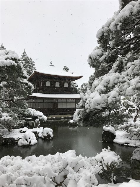 Ginkakuji in Kyoto Japan Snow Aesthetic, Kyoto Winter, Ginkakuji, Samurai Drawing, Japanese Winter, Chinese Places, Winter In Japan, Japan Winter, Chinese Aesthetic