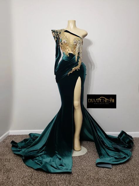 Emerald Green Prom Dress With Gold, Emerald Green Prom Dress Long Sposabridal, Emerald Green Prom Dress Woth Gold, Emerald Green And Goldquince Dress, Valdrin Sahiti Emerald Green Dress, Dark Green Prom Dress, Lace Evening Dress Long, Dark Green Prom Dresses, Emerald Green Prom Dress