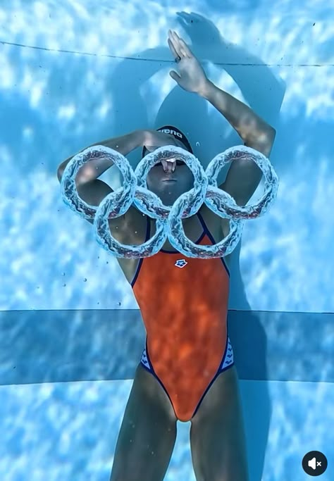 Olympic Swimmer Aesthetic, Aesthetic Competitive Swimming, Waterpolo Photography, Swimmer Olympic, Swimmers Memes, Water Polo, Swim Team, Coldplay, Swimmers