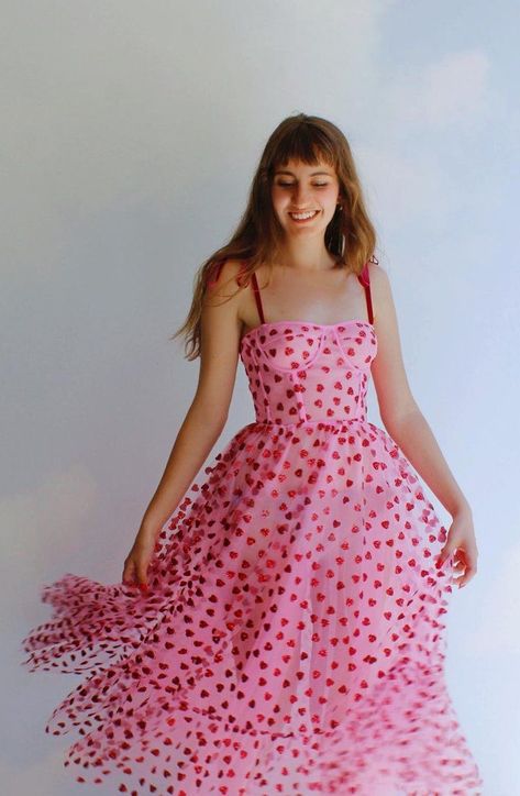 831c2f88a604a07ca94314b56a4921b8desc48313908ri Lirika Matoshi, Corset Midi Dress, Girly Dresses, Flirty Dresses, Heart Dress, Winter Trends, Mode Inspo, Mode Inspiration, Polka Dot Dress