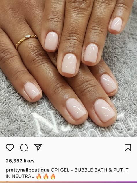 Cream Manicure Ideas, Short Round Shellac Nails, Luminary Nails Short, Short Squoval Dip Nails, Round Square Nails Short, Pedicure Neutral, Neutral Pedicure Ideas, Short Squoval Acrylic Nails, Short Squoval Nails