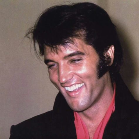 Elvis Presley Smiling, Elvis Press Conference, Black Elvis, Suspicious Minds, Elvis Presley Images, Jailhouse Rock, Elvis Presley Pictures, Elvis And Priscilla, Elvis Presley Photos