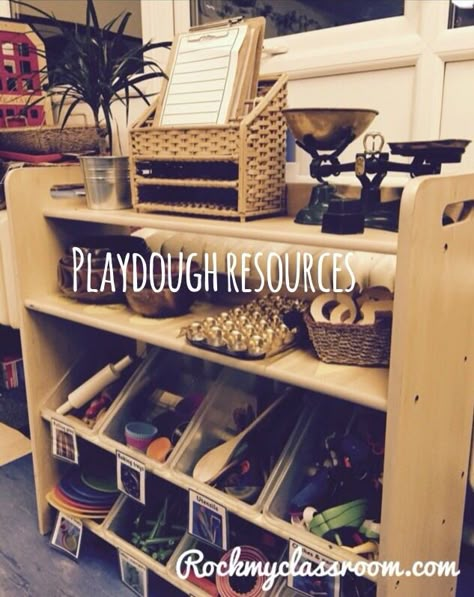 Dough Area Eyfs, Playdoh Station Ideas, Nursery Setting Ideas Play Areas, Play Dough Area Eyfs, Play Dough Station, Malleable Area Eyfs, Playdough Area, Playdough Station, Reggio Emilia Classroom