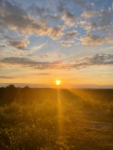 Vision Board Pictures Outdoors, Sunshine Vision Board, Pretty Like The Sun, Sunshine Boy Aesthetic, Photos For Vision Board, Friend Magazine, Oc Claims, Sunshine Aesthetic, Sunset Pic