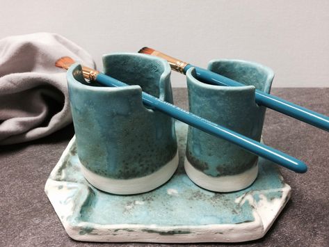 Artists Brush Holder & Water Cups - Painting set - Handmade Artisan Pottery - Turquoise Glazed - Paint Brush Holder Set with Tray - Ceramics by BirchandBloomPottery on Etsy https://www.etsy.com/listing/605280411/artists-brush-holder-water-cups-painting Cups Painting, Paint Brush Holder, Paint Brush Holders, Artisan Pottery, Sculptures Céramiques, Painting Brush, New Painting, Slab Pottery, Diy Pottery