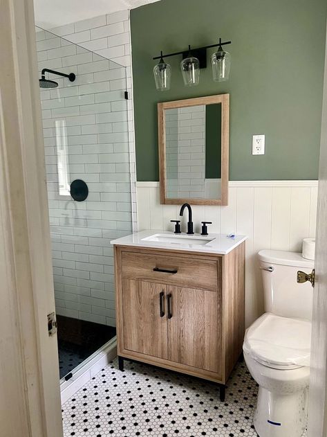 Dark Green Bathroom Vanity, Bathroom Ideas Dark Green, Dark Green Bathroom Decor, Green Bathroom Inspiration, Bathroom Paint Colours, Dark Green Bathroom Ideas, Bathroom Vanity Green, Olive Green Bathrooms, Green Bathroom Paint