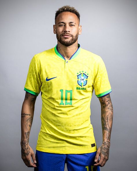 The World Cup 2022, Brazil Players, Brazilian Soccer Players, Bmw White, Love Feeling Photos, Brazilian Football, Classic Bob Haircut, Football Players Photos, Brazil World Cup