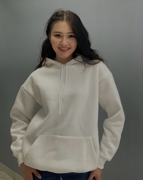 Huddy Style Girl, Hudi Item Girl, Funny Hoodies, Cool Hoodies, White Hoodie, Hats, Sweatshirts, Clothes For Women, White