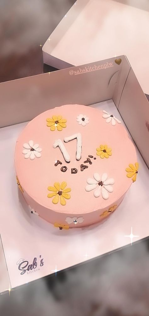 Birthday Cake Ideas 17th Girl, Hello 17 Birthday To Me, Cake Ideas For 17th Birthday Girl, 17th Birthday Cake Girl, Birthday Cake For 17th Birthday Girl, Cake For 17th Birthday Girl, Cakes For 17th Birthday Girl, Seventeen Inspired Cake, Birthday Cake 17th Birthday Girl