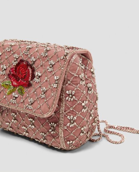 Luxury Objects, Rose Embroidery Designs, Embellished Purses, Embroidery Purse, Zardosi Work, Beaded Clutch Bag, Vintage Evening Bags, Embroidered Handbag, Embellished Bags