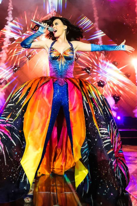 Katy Perry performs onstage on the opening night of her "Prismatic World Tour" on May 7, 2014, in Belfast, Northern Ireland. Katy Perry Tour, Katy Perry Costume, Katy Perry Firework, Katy Perry Outfits, Prismatic World Tour, O2 Arena, Lenny Kravitz, Live Photo, Teenage Dream