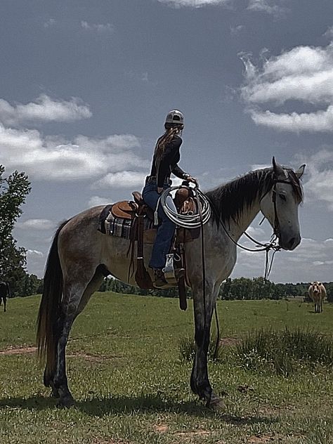 Western Horse Riding, Kid Summer, Pictures With Horses, Country Stuff, Rodeo Life, Western Riding, Country Girls Outfits, Horse Names, Country Kids