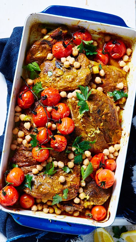 This lamb forequarter chop recipe is a simple and vibrant dinner bake that requires very little effort. Pork Mince Recipes, Tray Dinner, Chicken Tray Bake, Beef Stir Fry Recipes, Pumpkin Risotto, Lamb Chop Recipes, Tray Bake Recipes, Vegetarian Bake, Tray Bake