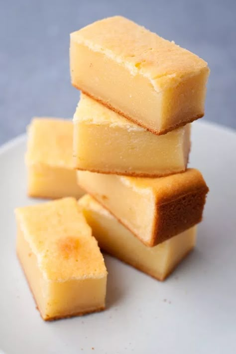 Hawaiian Butter Mochi, Hawaiian Dessert Recipes, Hawaiian Dessert, Mochi Recipes, Rice Flour Recipes, Sweet Rice Flour, Hawaiian Desserts, Butter Mochi, Dessert Chef