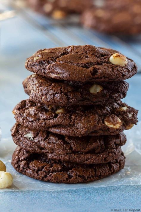 Chocolate Macadamia Cookies, Macadamia Nut Cookies Recipe, Chocolate Macadamia Nut Cookies, Macadamia Cookies, Triple Chocolate Cookies, Macadamia Nut Cookies, Nut Cookies, Cinnamon Roll Cookies, Chocolate Macadamia