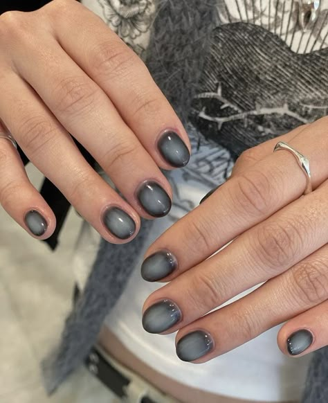 Short Nails Aesthetic Grunge, Small Nails Aesthetic, Short Cool Nails, Nail Art Short Nails Simple, Grunge Nails Short, Halloween Nails Aesthetic, Masculine Nails, Insta Nails, Nails Grunge