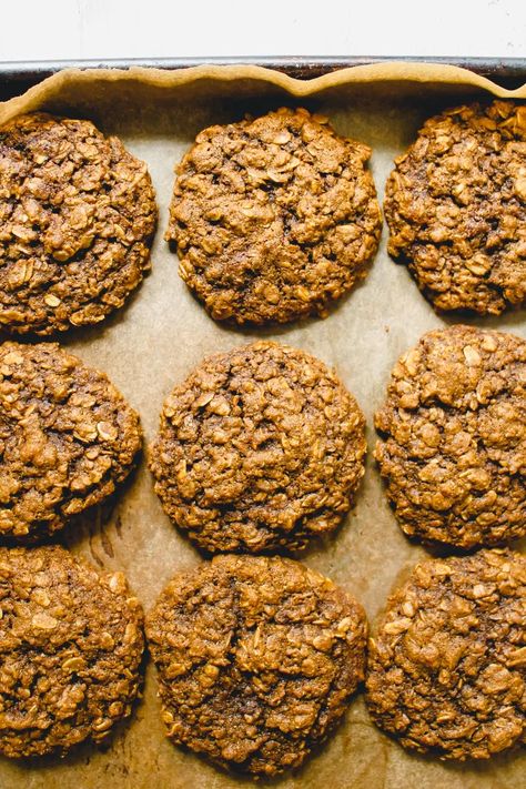 Breakfast Cookies Oatmeal, Molasses Oatmeal Cookies, Breakfast Oatmeal Cookies, Oatmeal Cookies Healthy, Oatmeal Desserts, Molasses Oatmeal, Ginger Spice Cookies, Oatmeal Dessert, Molasses Cookie