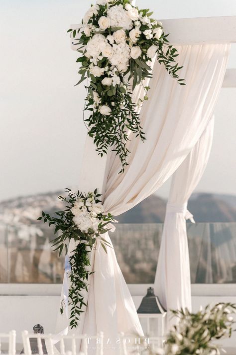 A gorgeous wedding arch could be so dreamy for your outdoor wedding. Brides adore this style for elevating your ceremony. Save this inspiration to your dream arch collection. Ceremony Arch Flowers Simple, Minimal Altar, Ceremony Arch Flowers, Flowers Simple, A Moment To Remember, Wedding Arches, Wedding Brides, Arch Flowers, Flowers Ideas