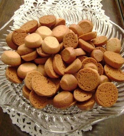 Mom,sis& I alwz make pepper nuts during the Xmas tm. Peppernuts Cookies Recipe, Peppernut Cookies, Peppernuts Recipe, Pfeffernusse Cookies, Danish Recipes, Molasses Recipes, Mennonite Recipes, German Cookies, Danish Food