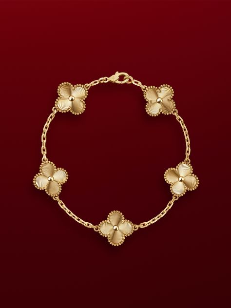 Alhambra - Van Cleef & Arpels Van Cleef Gold Bracelet, Van Cleef Bracelet Gold, Gold Van Cleef Bracelet, Gold Alhambra Bracelet, Van Cleef Arpels Aesthetic, Gold Van Cleef Necklace, Van Cleef Alhambra Bracelet, Van Cleef Set, Van Cleef Sweet Alhambra Bracelet