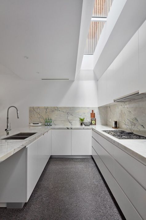 Waltham Jewel by Melbourne Design Studios | HomeAdore Skylight Kitchen, Ideas Cocina, Dirty Kitchen, House Extension Design, Dream Kitchens, Kitchen Inspiration Design, Design Studios, Architecture And Design, Minimalist Kitchen