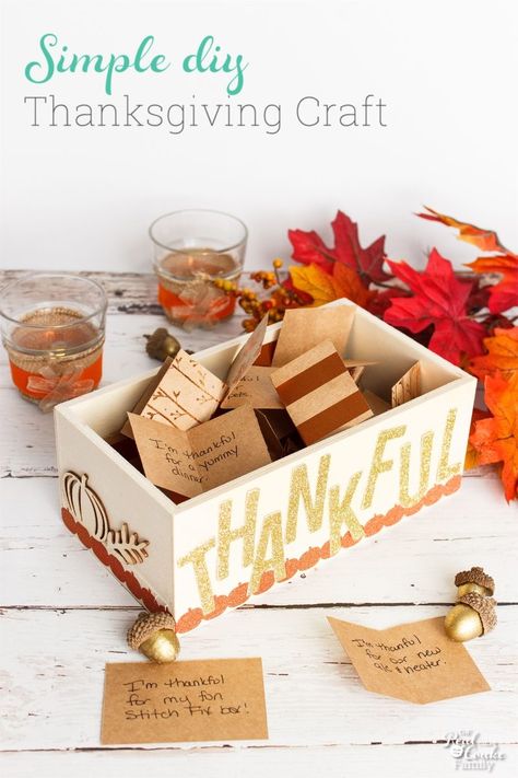 Such a cheap and cute DIY Thanksgiving decorations. I love easy crafts and ideas for decorating my home, especially with this element of gratitude. Thankful Crafts, Diy Thanksgiving Decorations, Easy Thanksgiving Decorations, Thanksgiving Crafts Decorations, Thanksgiving Crafts Diy, Simple Thanksgiving, Thanksgiving Decorations Diy, Box Craft, Ideas For Decorating